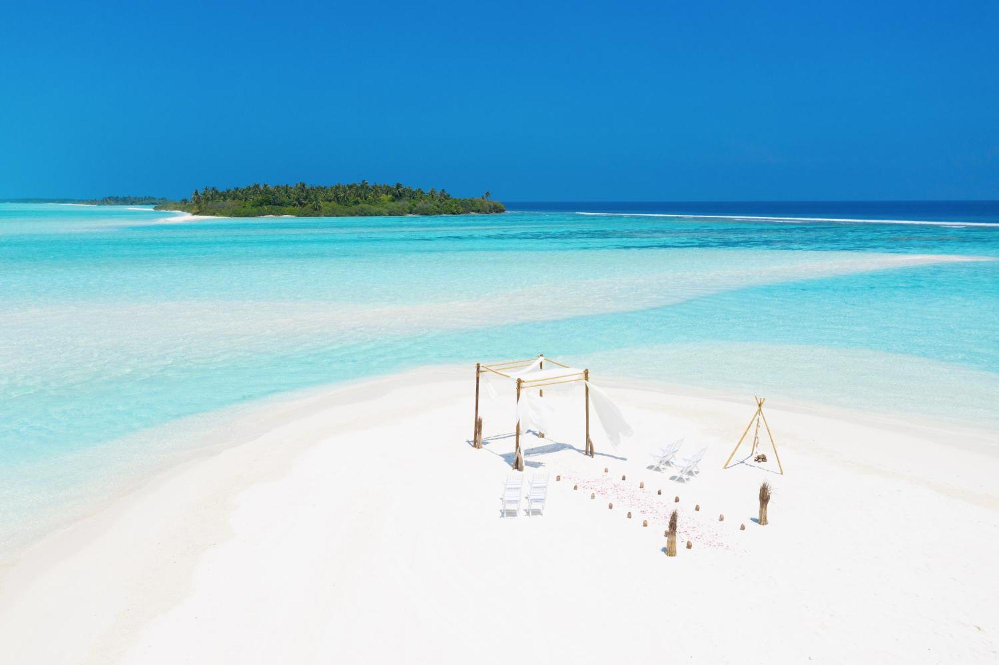 Kandima Maldives Kudahuvadhoo Ngoại thất bức ảnh A beach in Maldives
