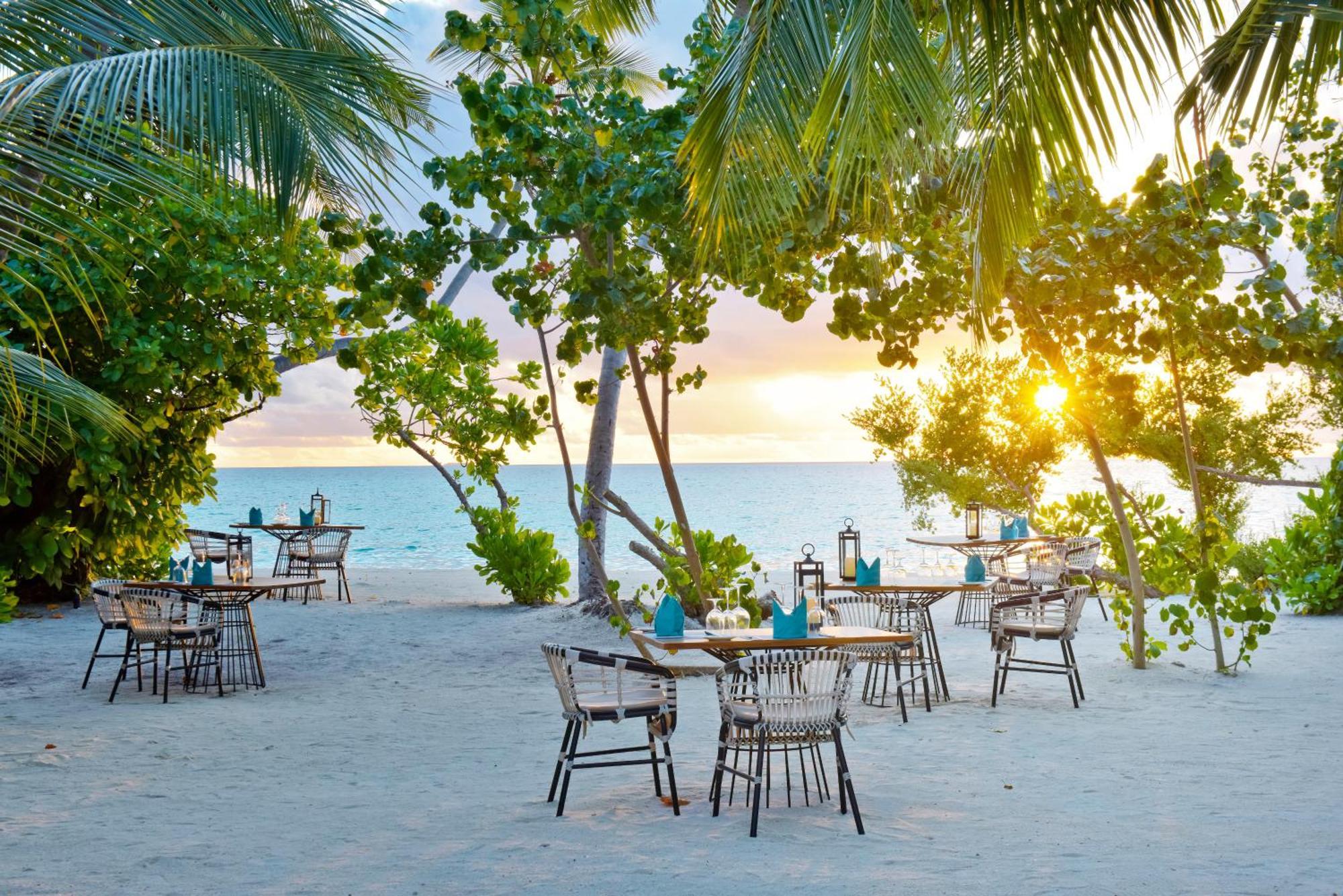 Kandima Maldives Kudahuvadhoo Ngoại thất bức ảnh Sunset at the beach