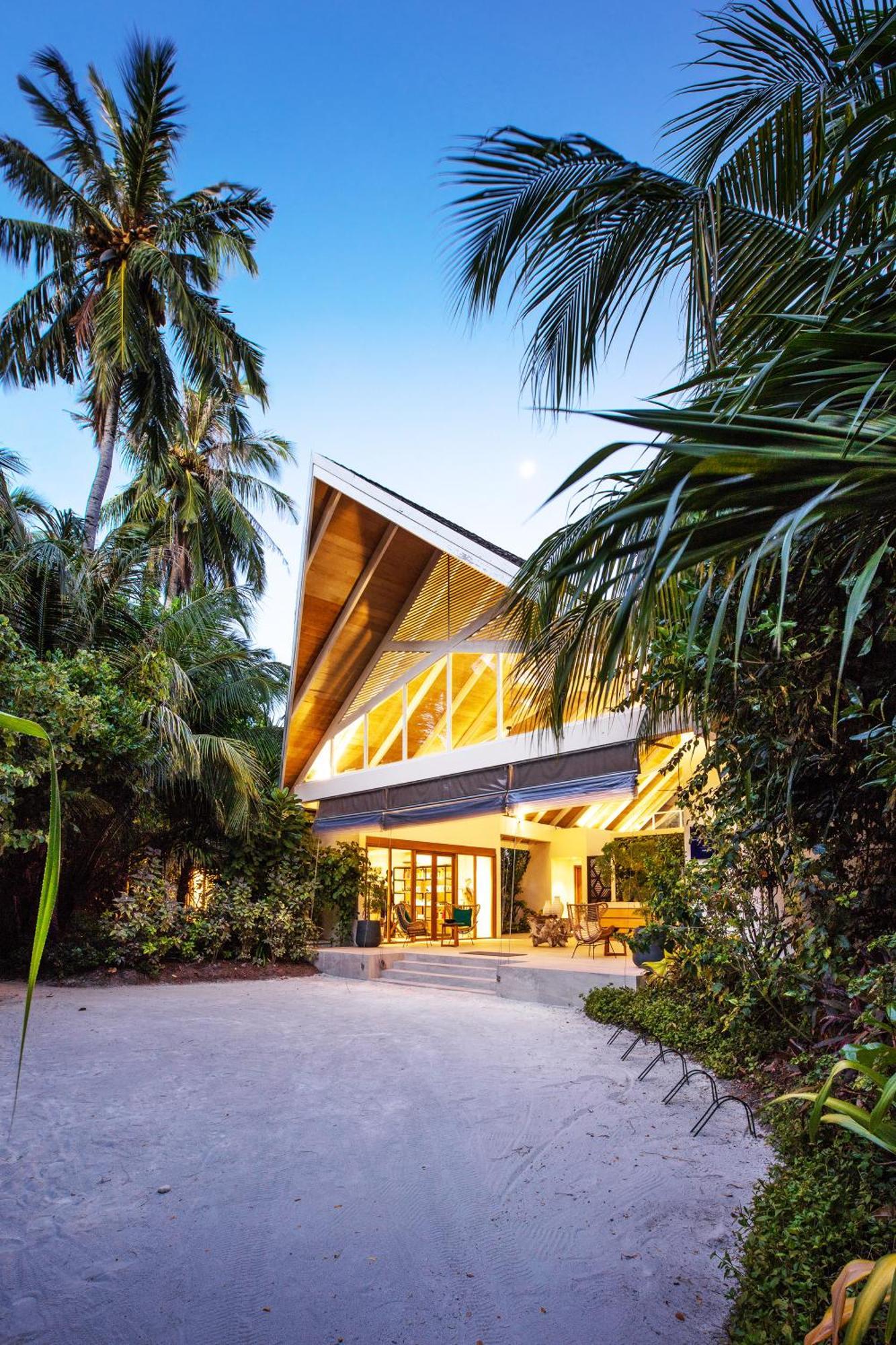 Kandima Maldives Kudahuvadhoo Ngoại thất bức ảnh The resort's main lobby