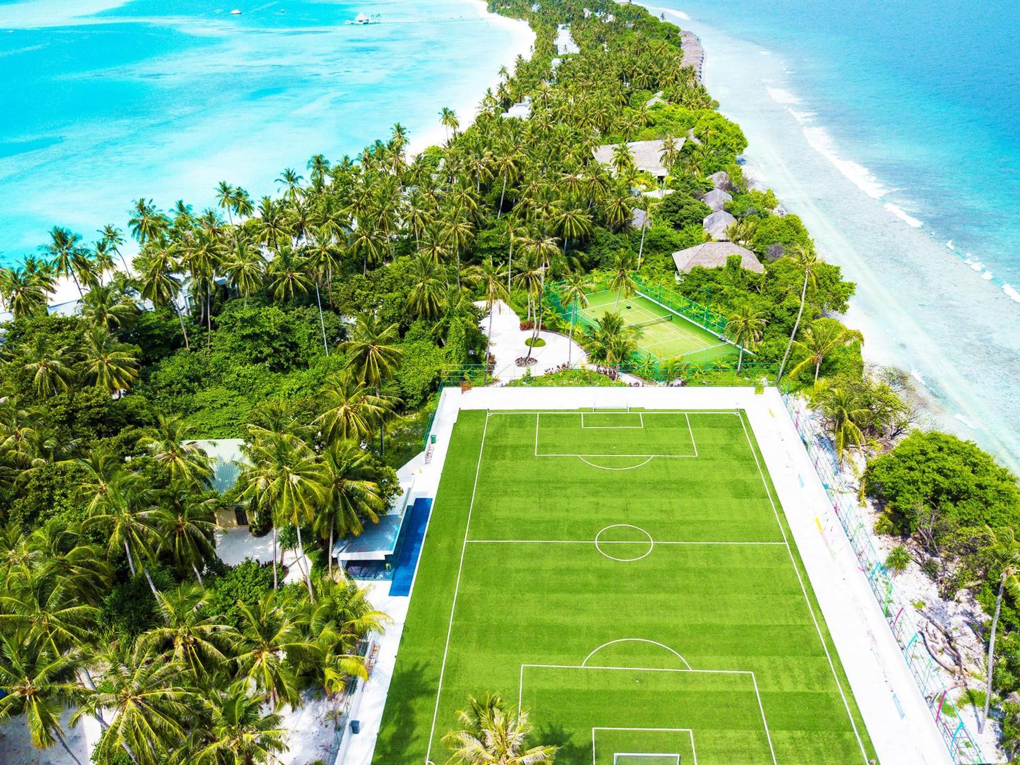 Kandima Maldives Kudahuvadhoo Ngoại thất bức ảnh The club's training ground