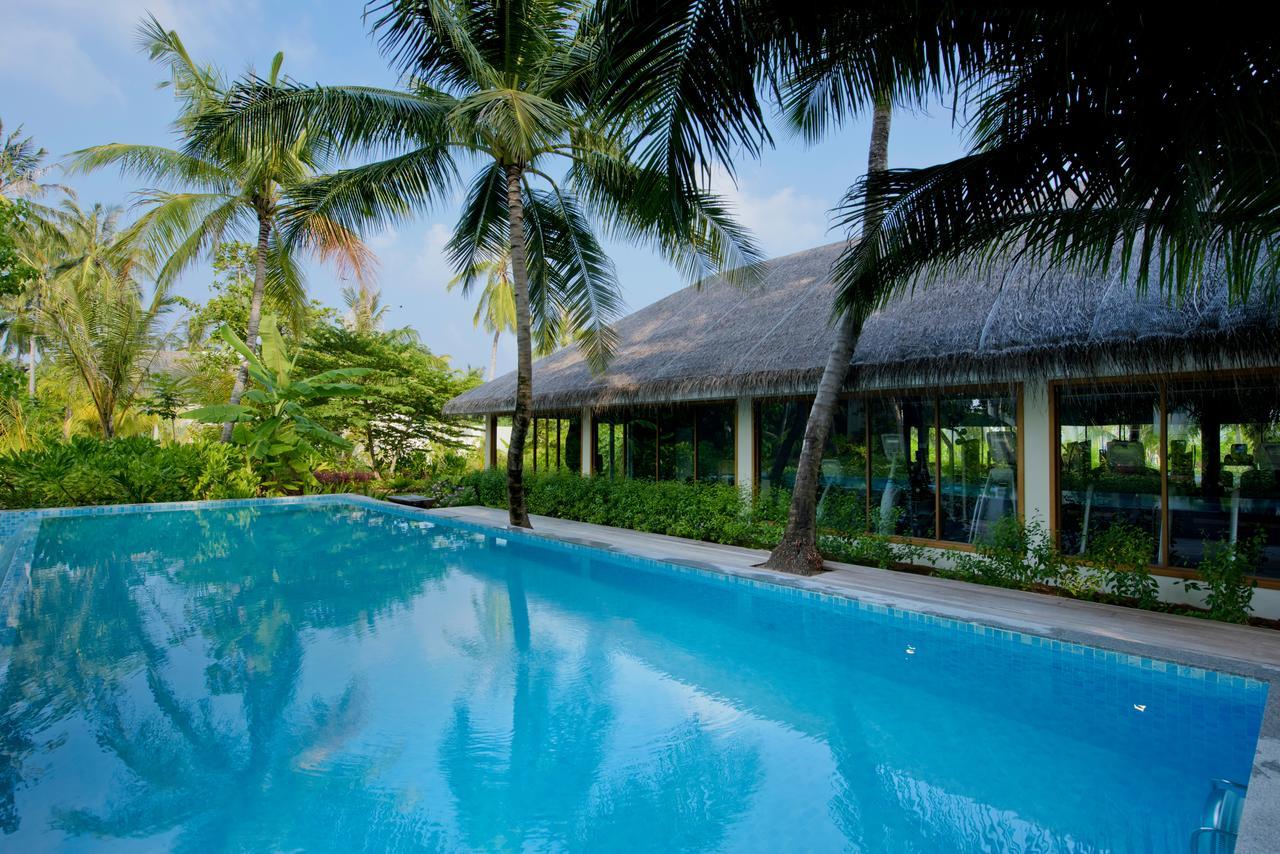 Kandima Maldives Kudahuvadhoo Ngoại thất bức ảnh The swimming pool at the resort