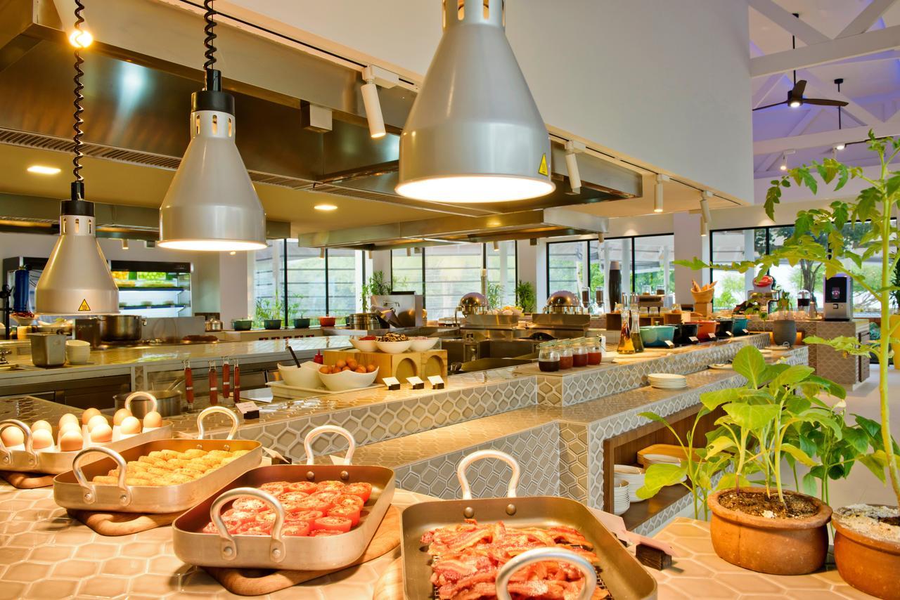 Kandima Maldives Kudahuvadhoo Ngoại thất bức ảnh The buffet at the hotel