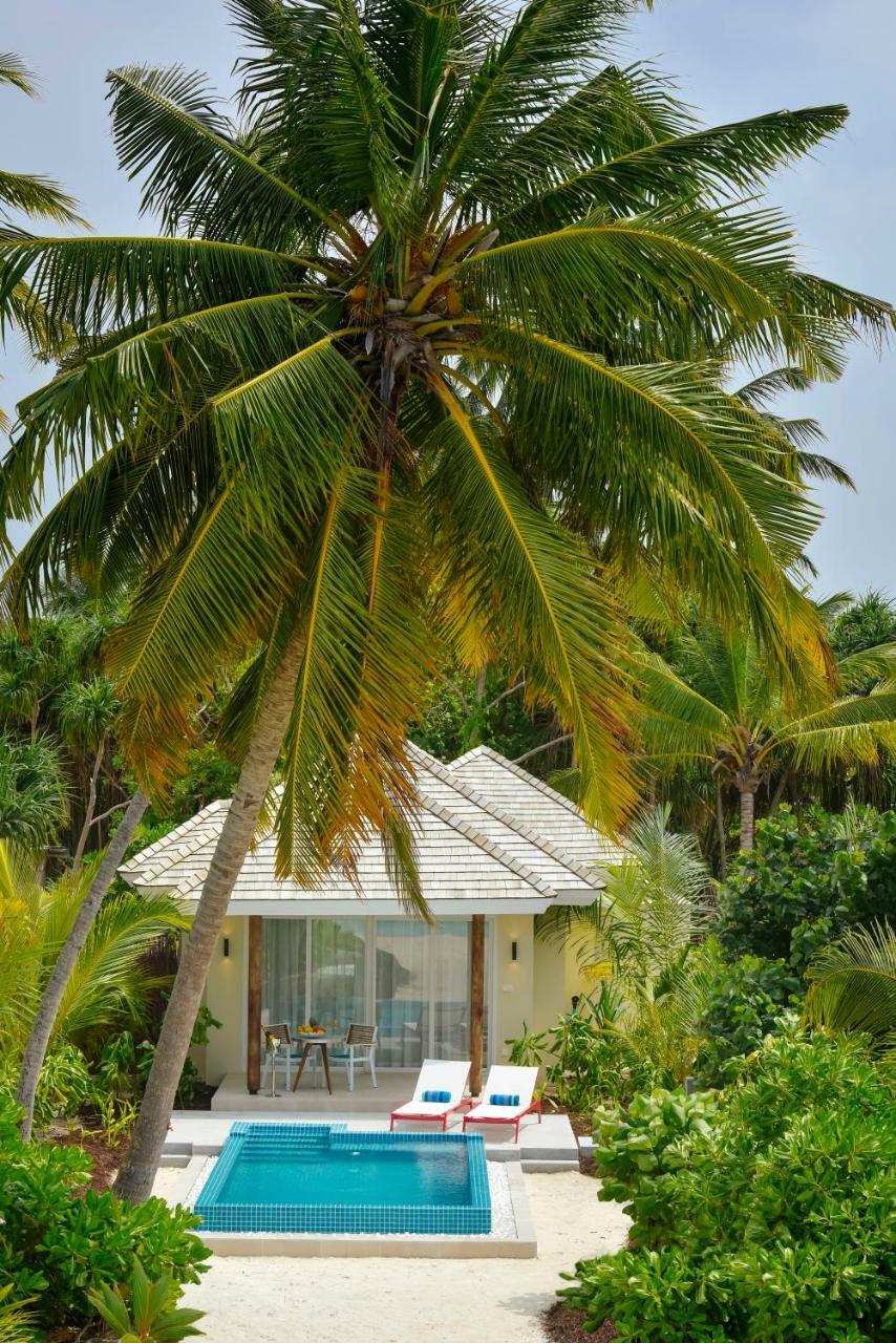 Kandima Maldives Kudahuvadhoo Ngoại thất bức ảnh A villa at the resort